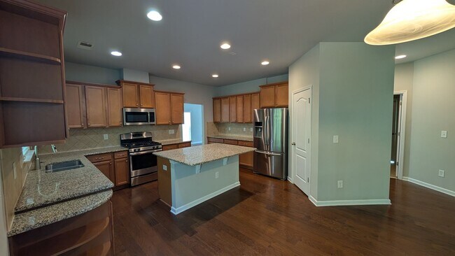 Building Photo - 4848 Pepper Dr