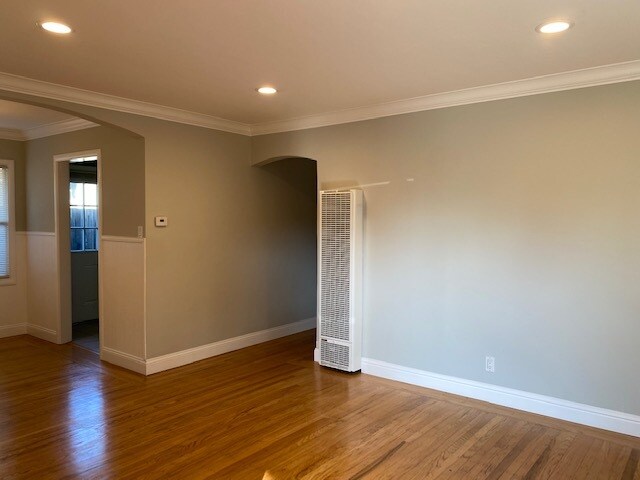 Building Photo - 916 Oak Ave