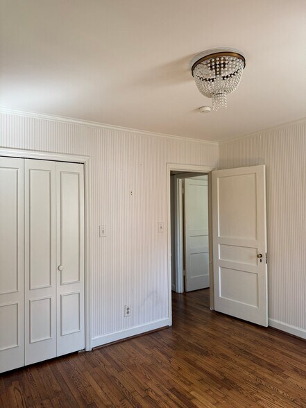 Building Photo - 2944 Primrose Cir