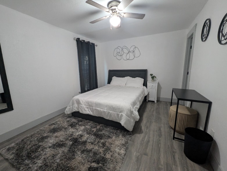 Building Photo - 1440 2nd Ave