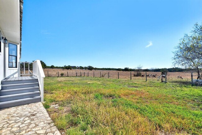 Building Photo - 501 Myers Creek Rd
