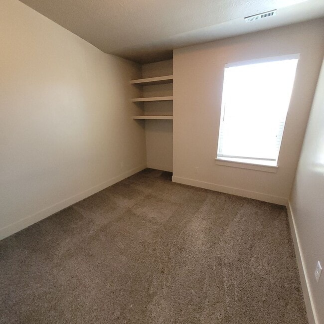 Building Photo - Heber Ranch Landing Condo