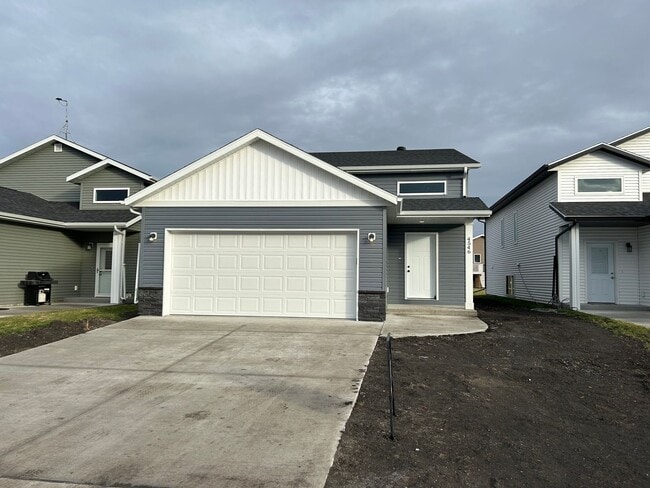 Building Photo - Modern 4-Bedroom Home in Moorhead