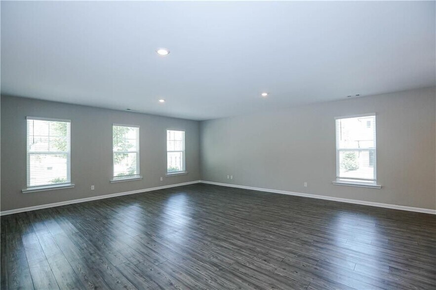 Building Photo - 4355 Magpie Dr