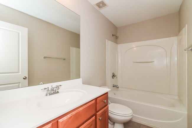 Building Photo - 206 Shaw Dr