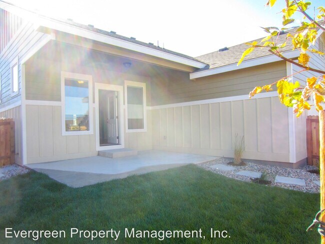 Building Photo - 3 br, 2.5 bath House - 2286 Trestle Rd