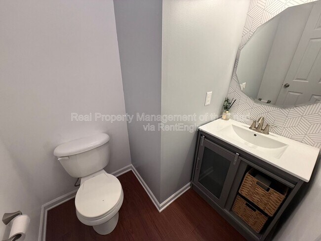 Building Photo - 6519 Ashebrooke Dr