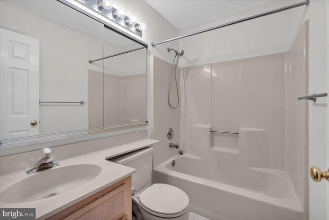 Building Photo - 506 Hazelwood Ln