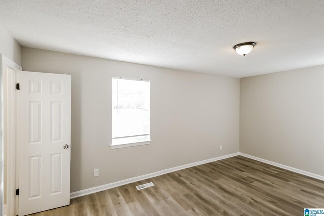 Building Photo - 602 Greenbriar Rd