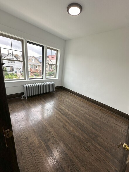 Building Photo - 2535 N Linder Ave