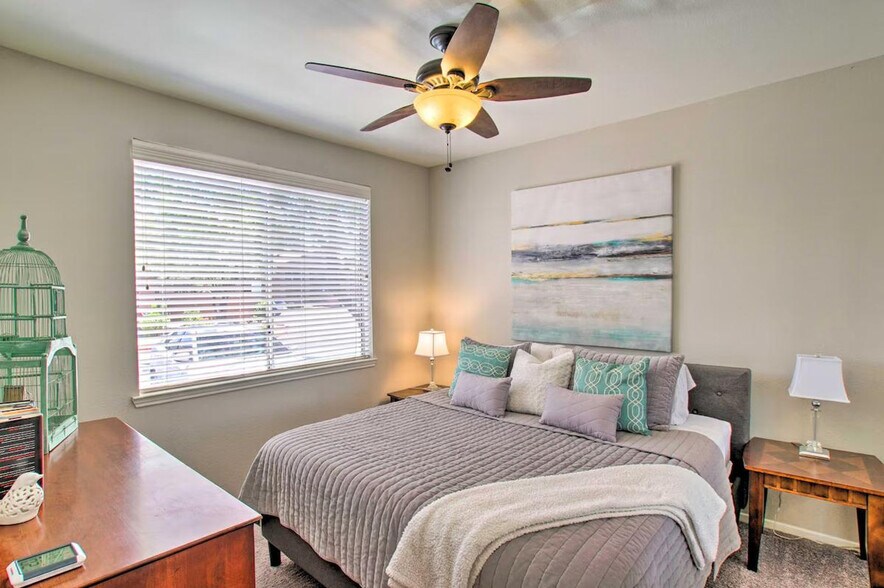 Building Photo - 7009 E Acoma Dr