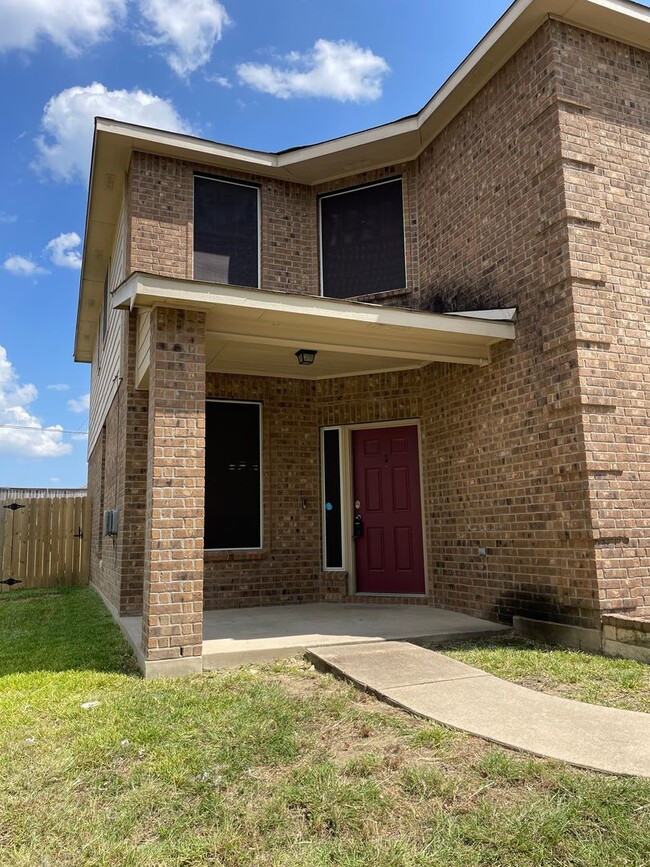 Primary Photo - Available Now! Spacious & Well-Maintained ...