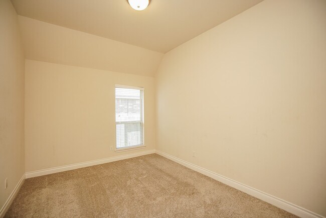 Building Photo - 1215 Watercrest Park Ln