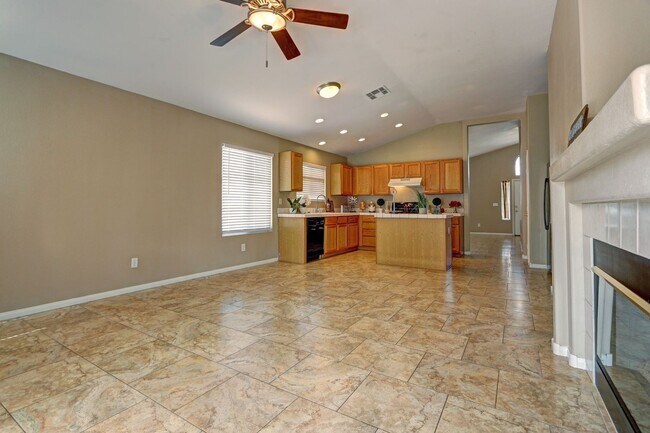 Building Photo - WONDERFUL HOME LOCATED IN DESIRABLE NORTH ...