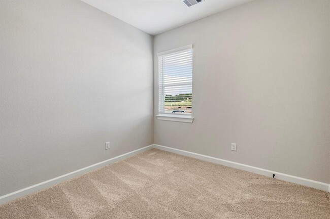 Building Photo - 15671 Honey Cv Dr