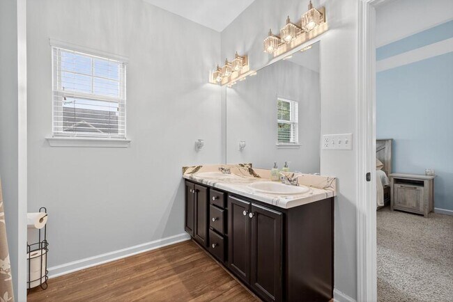 Building Photo - 256 Valley Xing