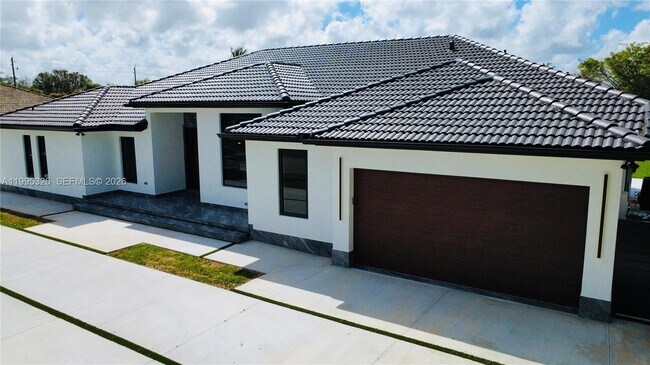 Building Photo - 19880 SW 134th Ave