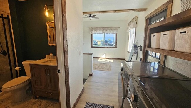Building Photo - Newly remodeled fully furnished house coun...