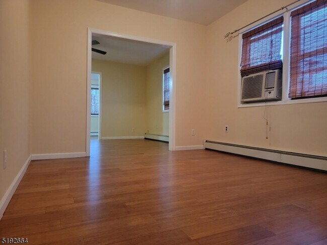 Building Photo - 26 W Price St