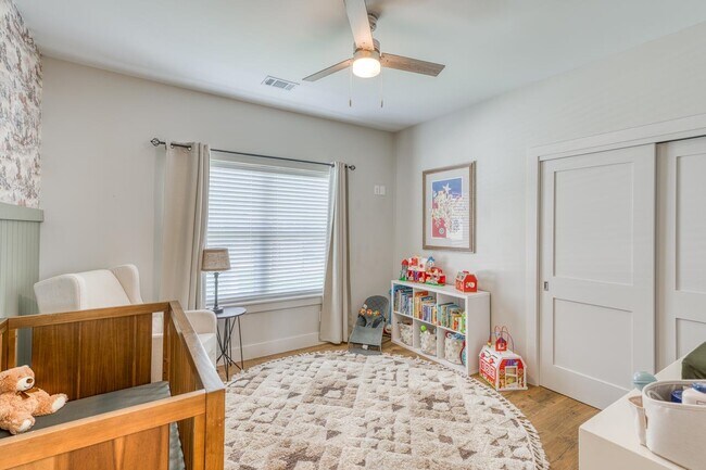 Building Photo - 1304 Prairie Creek Dr