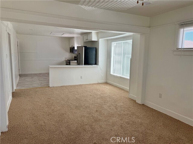 Building Photo - 460 S Mott St