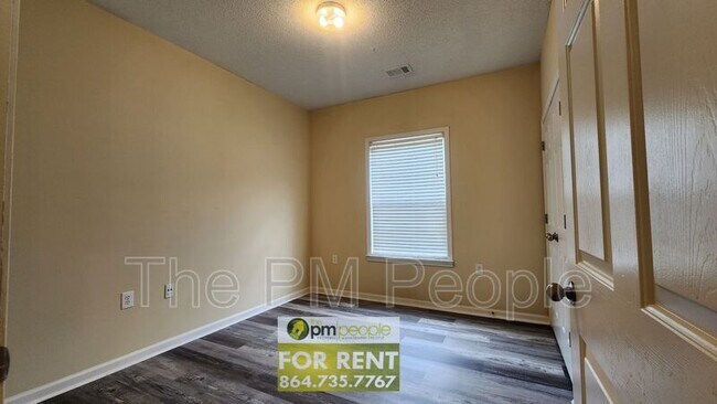 Building Photo - 503 McKenna Cir