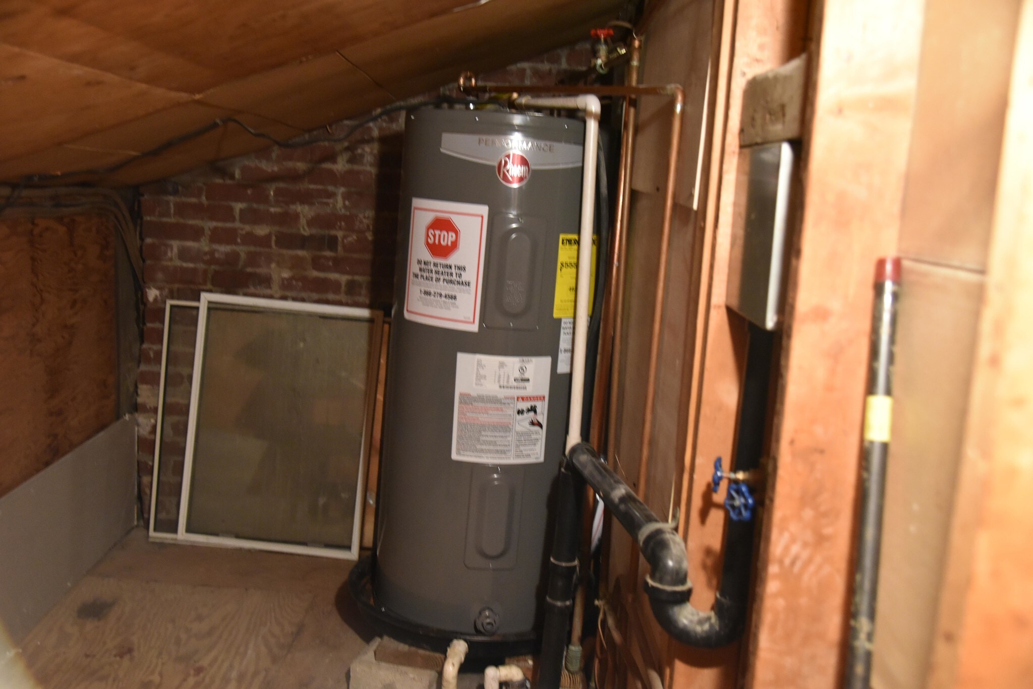 Hot Water Tank / Storeage - 811 Painter St