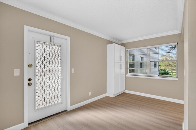 Building Photo - 277 Brighton G