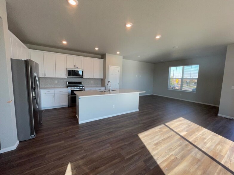 Building Photo - 817 Morning Glory Rd