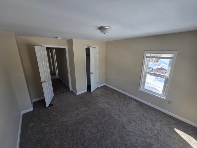 Building Photo - 111 Fairview St