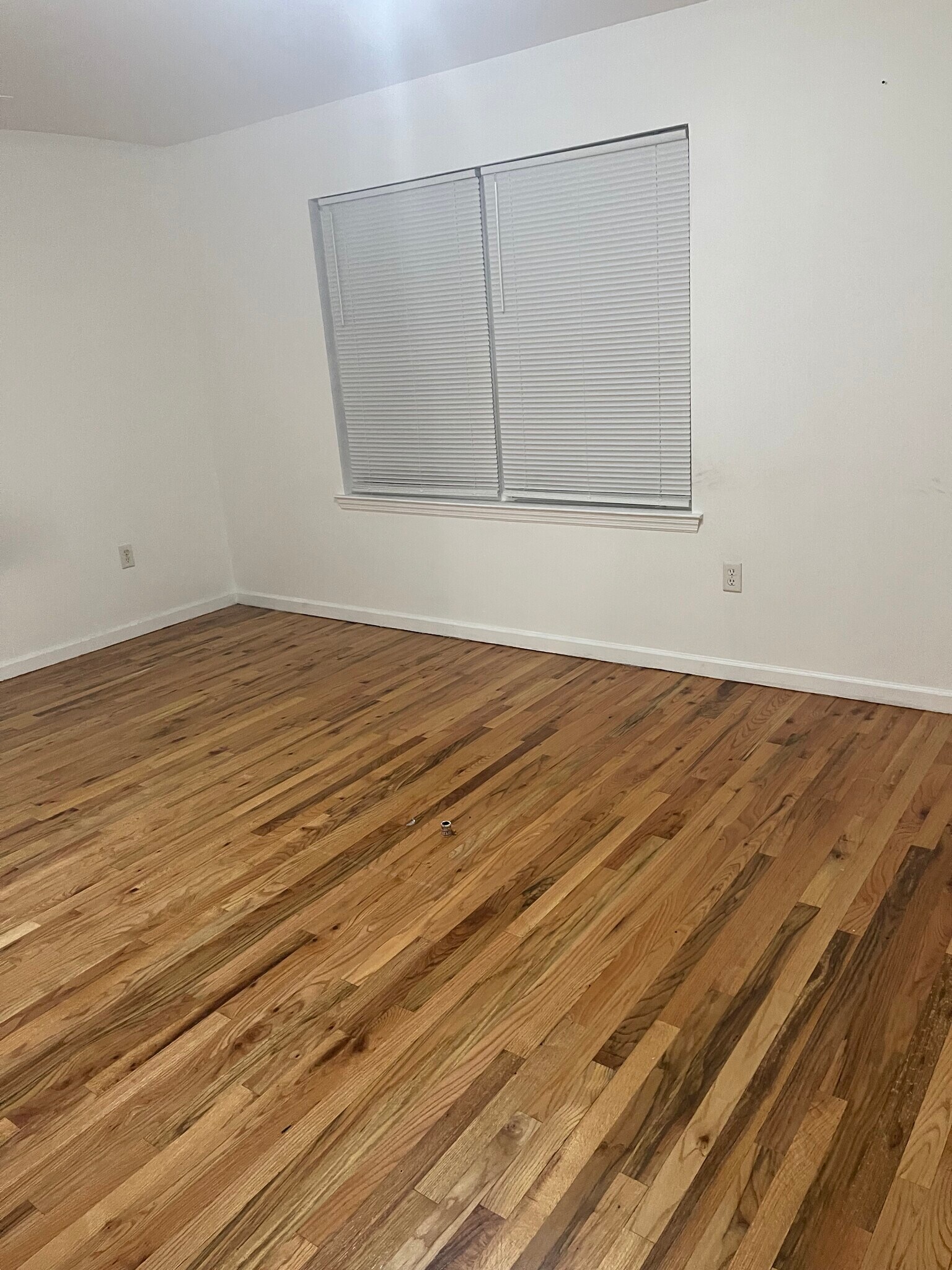 Building Photo - 613 S Park St