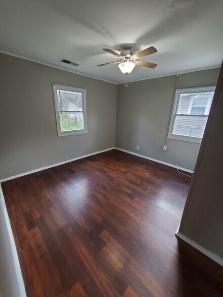 Building Photo - 5320 N 45th St