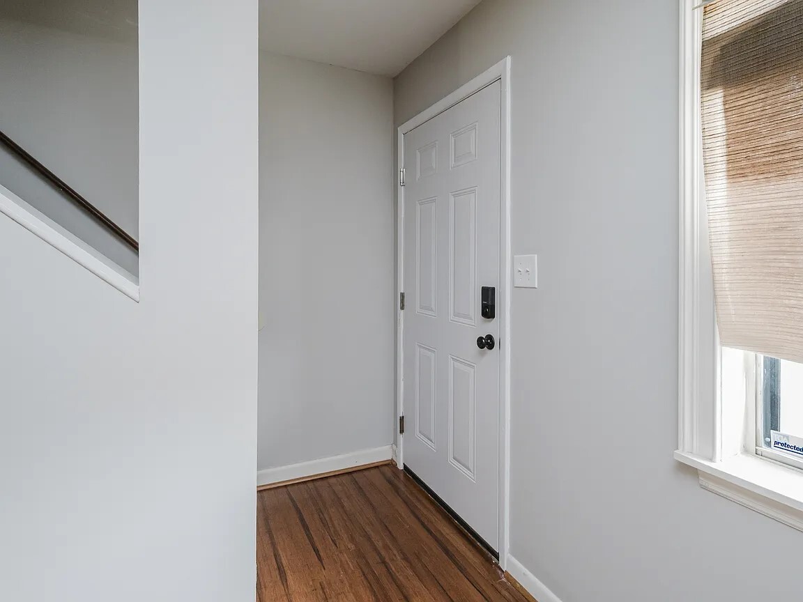 Front door - 2645 Southbury Cir