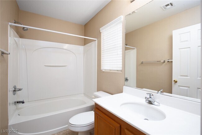 Building Photo - 2516 Courlan Dr