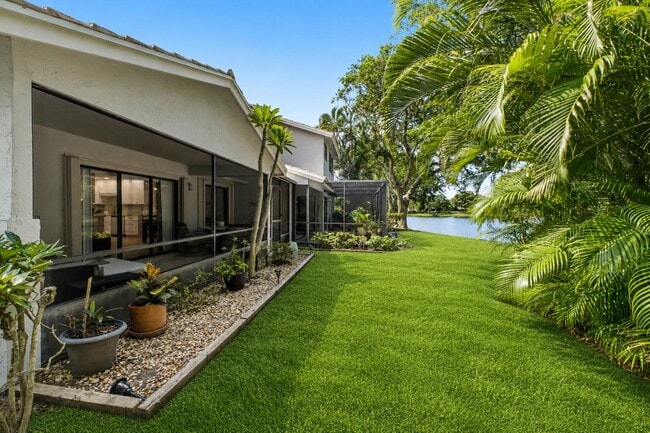 Building Photo - 608 Northshore Dr