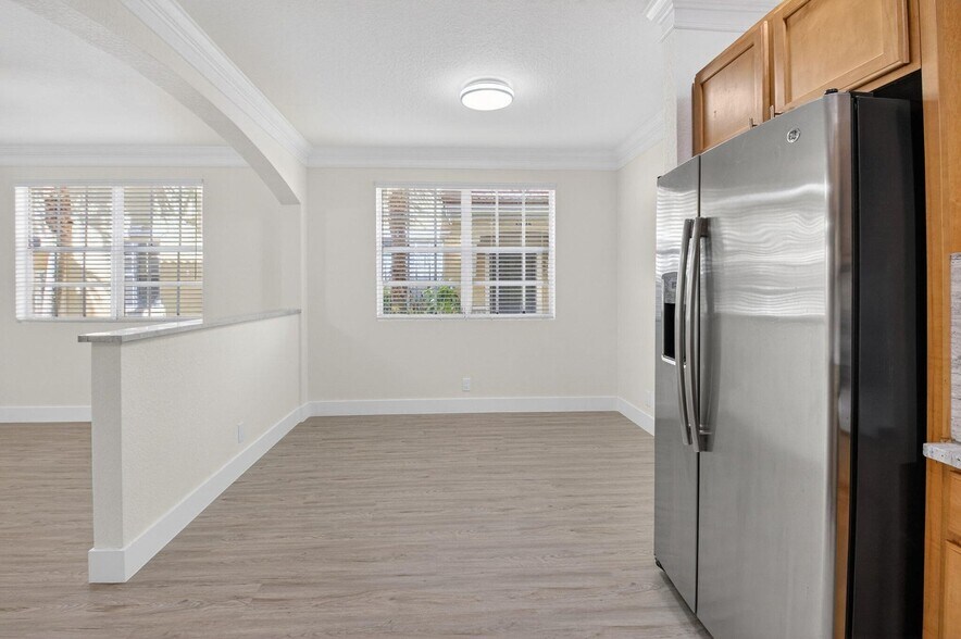 Building Photo - 4801 N Wickham Cir