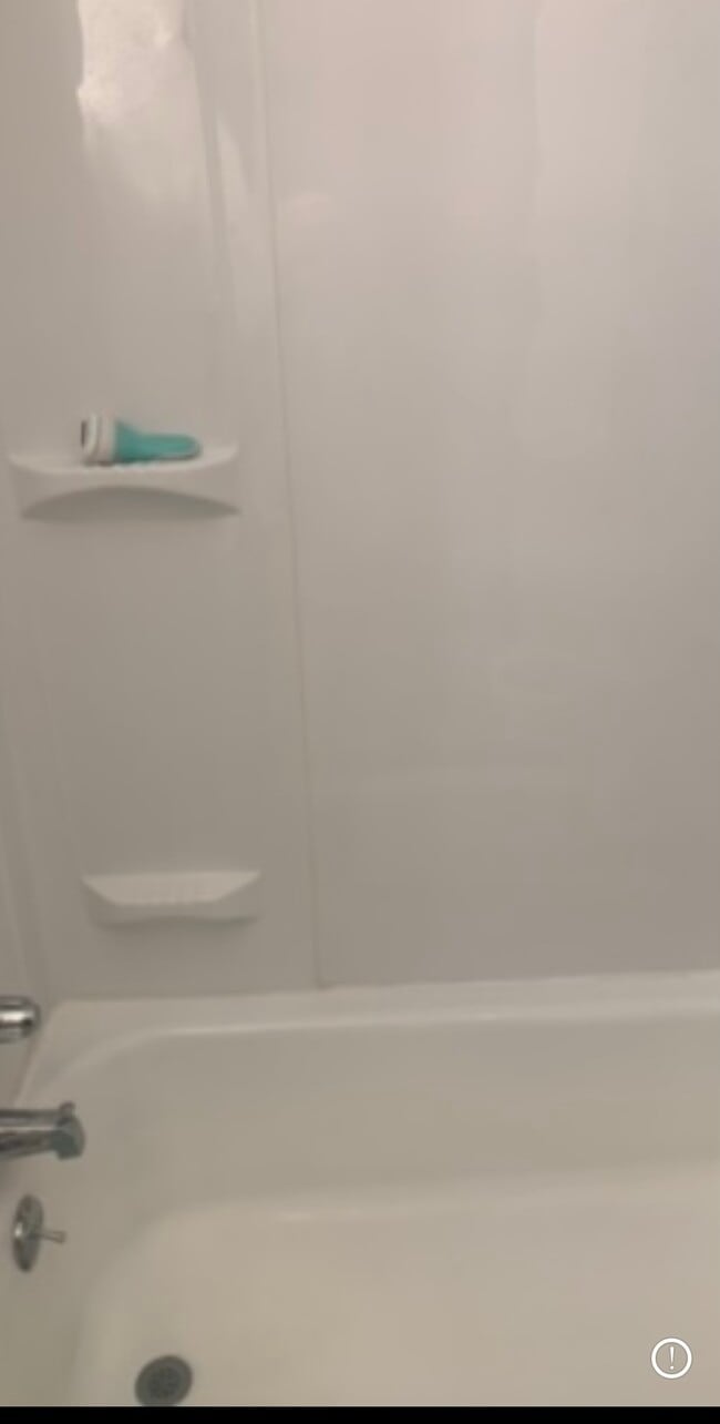 Building Photo - 487 Center Grange Rd