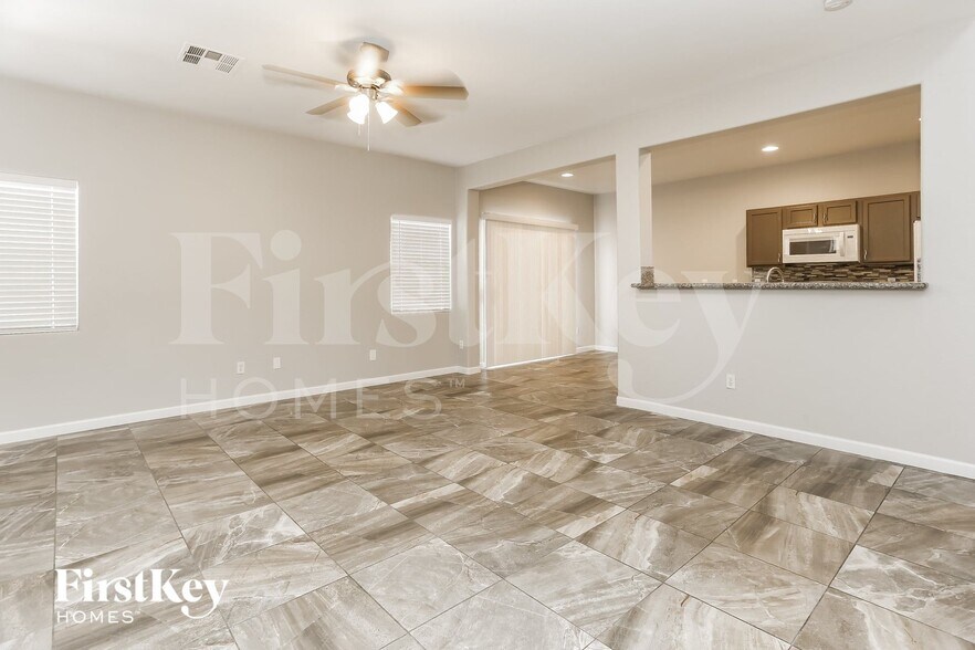 Building Photo - 528 E Brown Breeches Ave