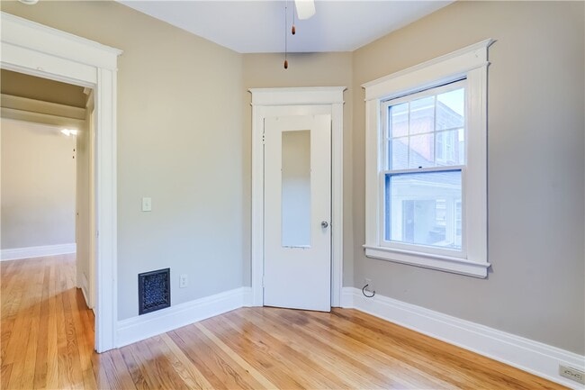 Building Photo - 294 Laburnam Crescent