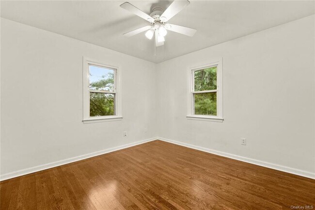 Building Photo - 47 Hommocks Rd