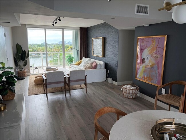 Building Photo - 5900 Collins Ave