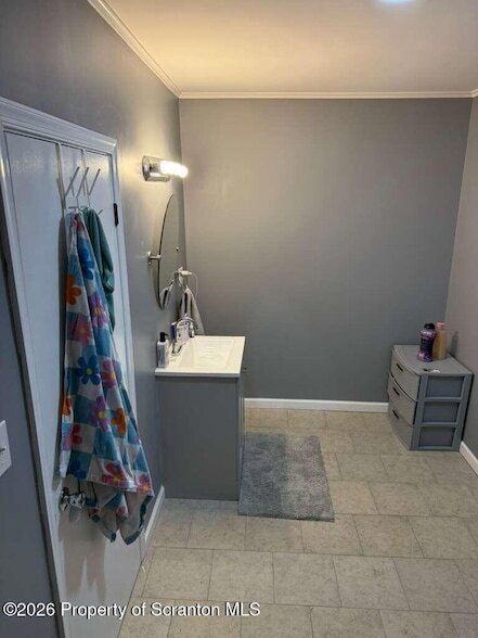 Building Photo - 125 N River St