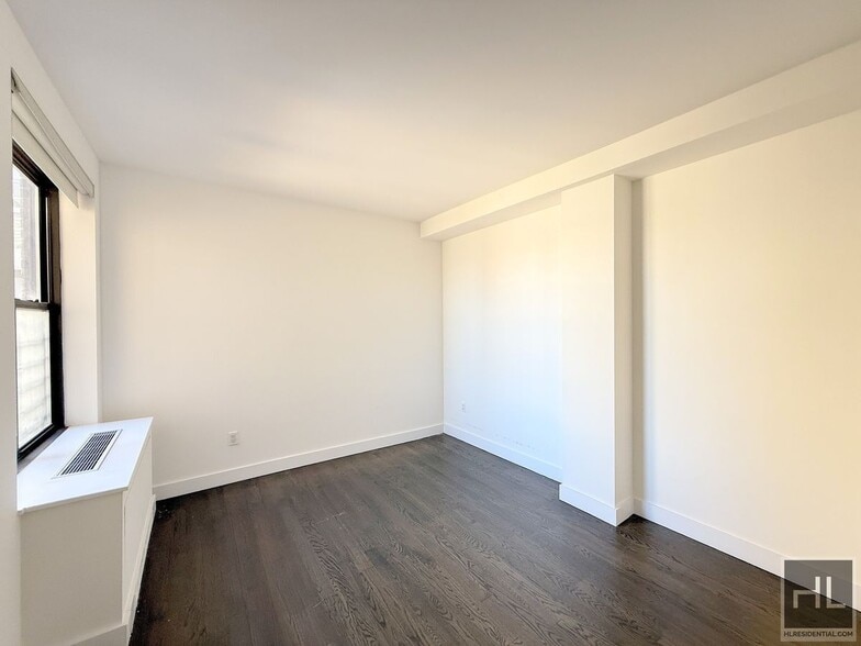 Building Photo - NO fee 1 bed 1 bath on the 22nd floor - Su...