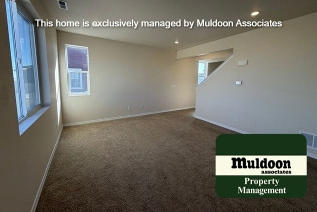 Building Photo - Like new 2-story Home!