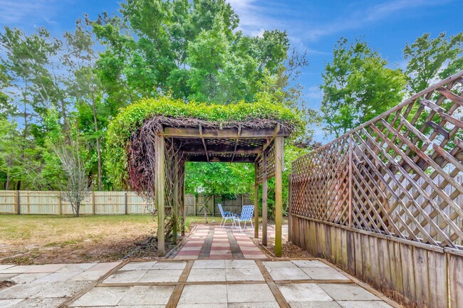 Building Photo - 3613 Burton Cir