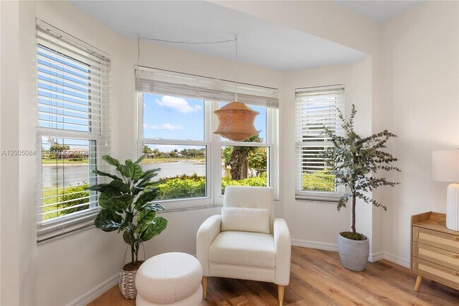 Building Photo - 1896 Crestview Way