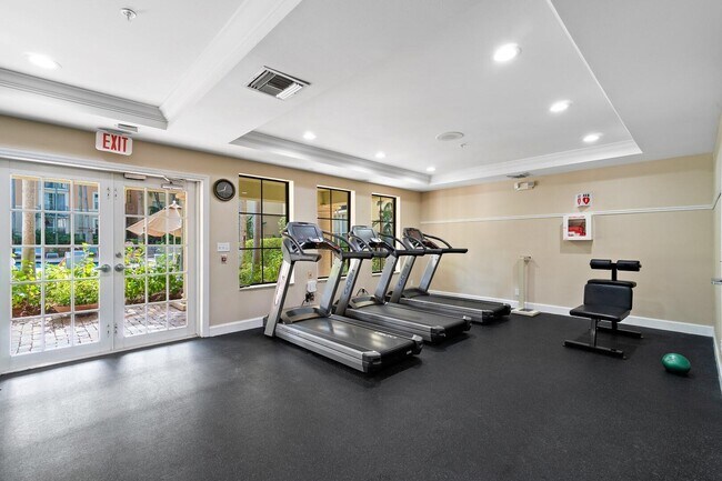 Building Photo - 630 S Sapodilla Ave