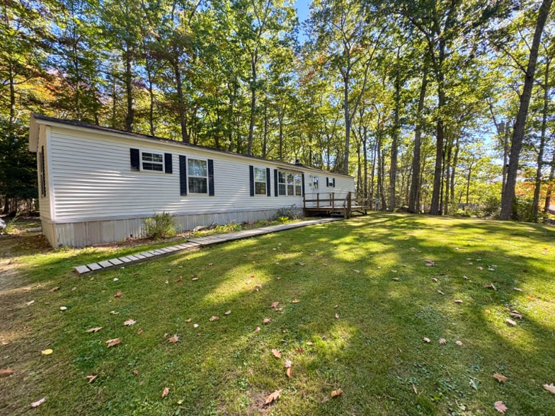 Building Photo - 24 Oakwood Ln