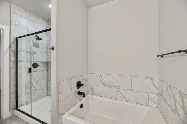 Building Photo - AVAILABLE NOW! CUL-DE-SAC TRIPLEX LOT LOCATED ON 1-ACRE IN MIDLOTHIAN, TX!