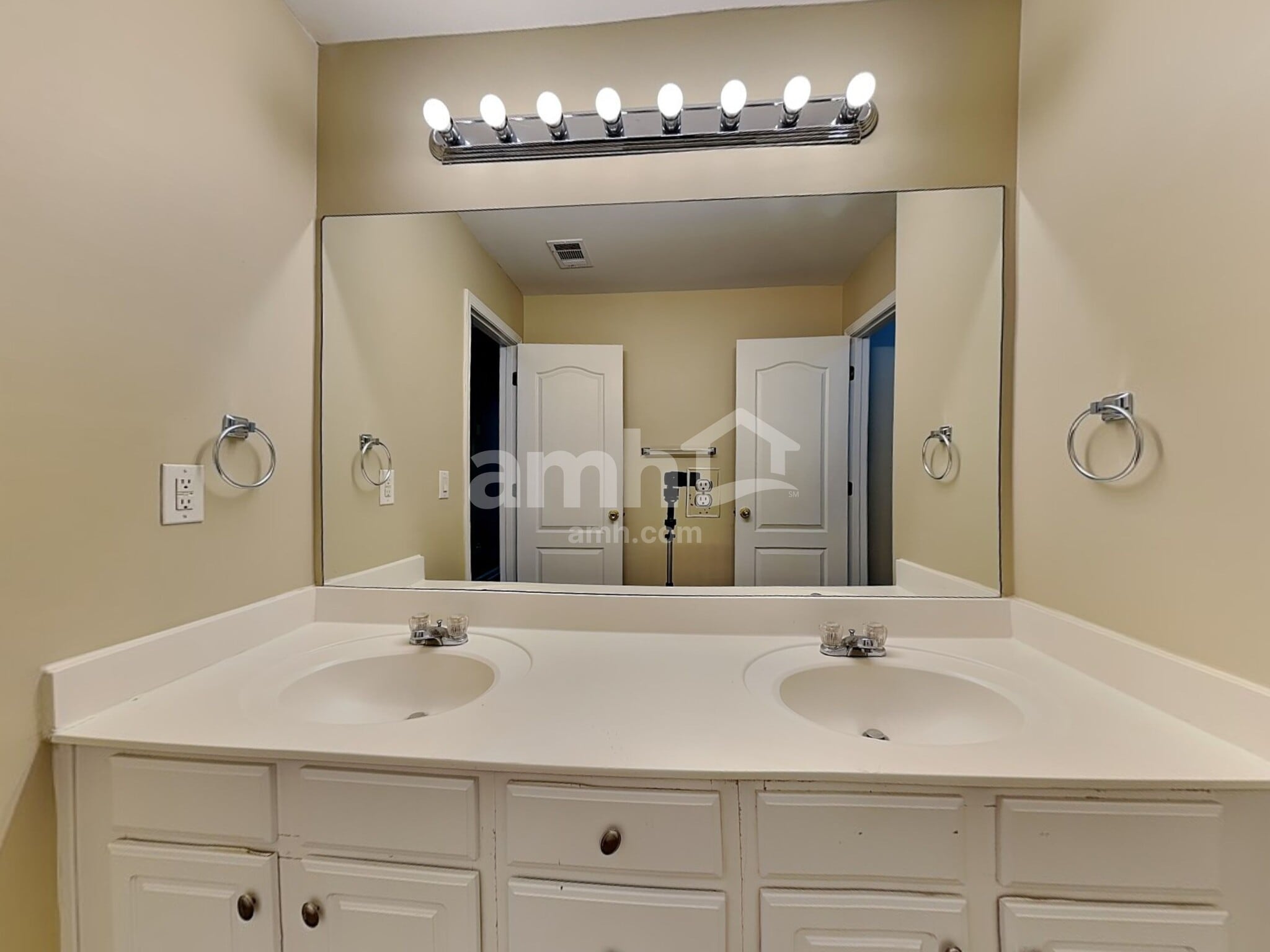 Building Photo - 1335 Killian Shoals Way SW